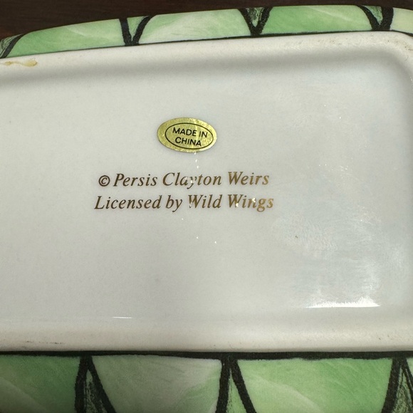 Persia Clayton Weirs Dresser Box. Licensed by Wild Wings. Hinged top. (13-O) - Picture 2 of 8